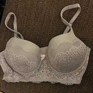 Victoria's Secret Lace Underwire Bra in Light Gray